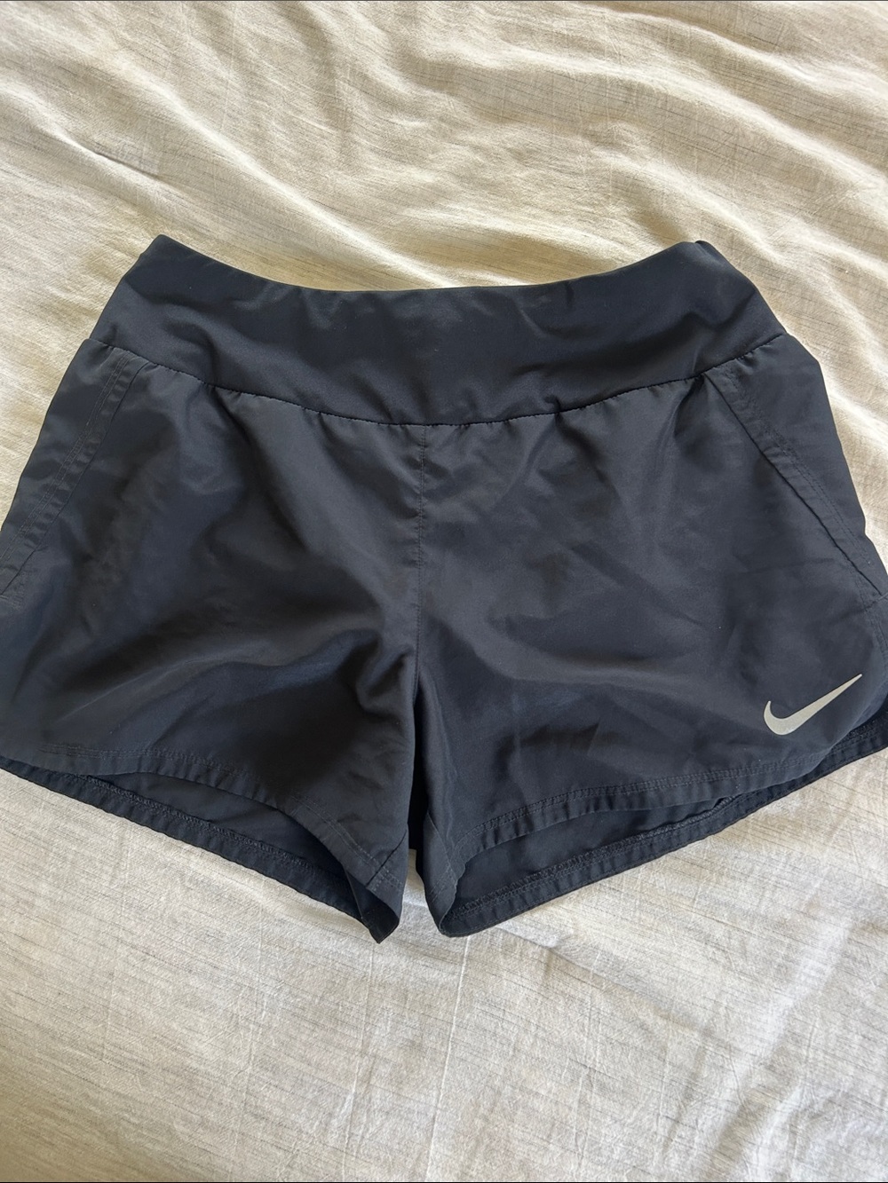 Nike shorts women’s size small black
